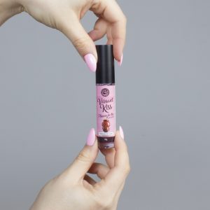 LIP GLOSS DE PASTILHA DE MORANGO VIBRANT KISS 6GR - Image 4